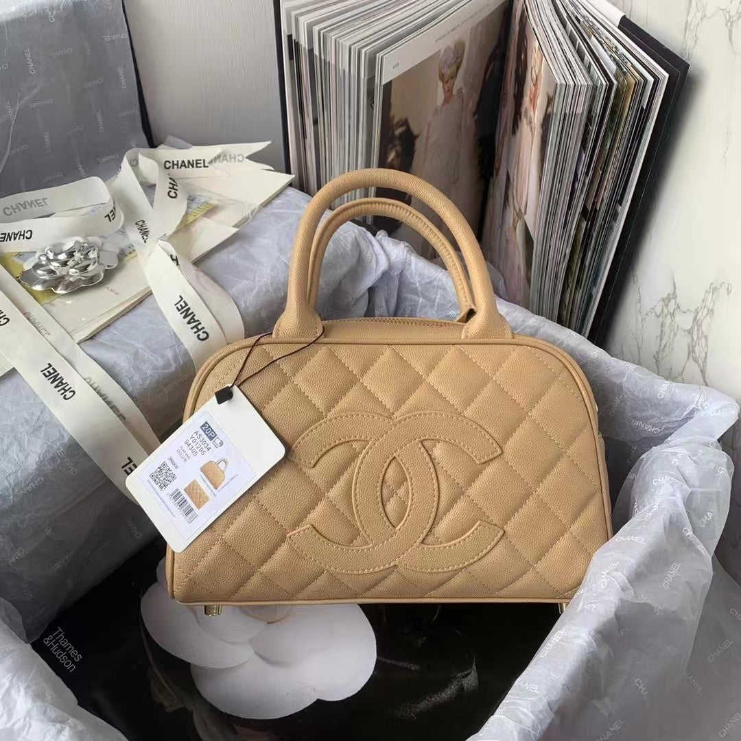 🦋🌸 CHANEL vintage small bowling bag🌸🦋