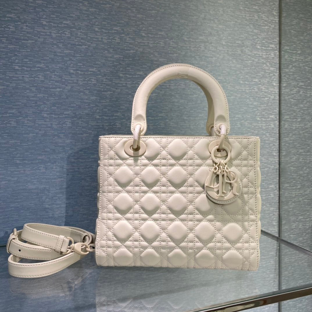 Lady Dior cannage pattern matte calfskin clamshell handbag,