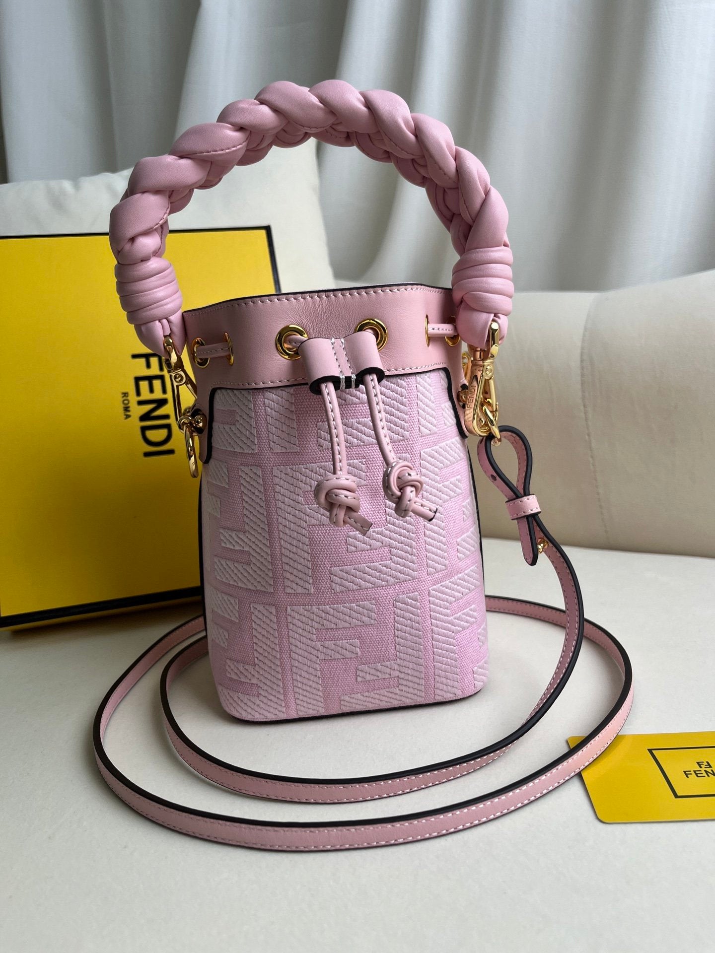 Fendi classic explosion ๐ double F bucket bag.