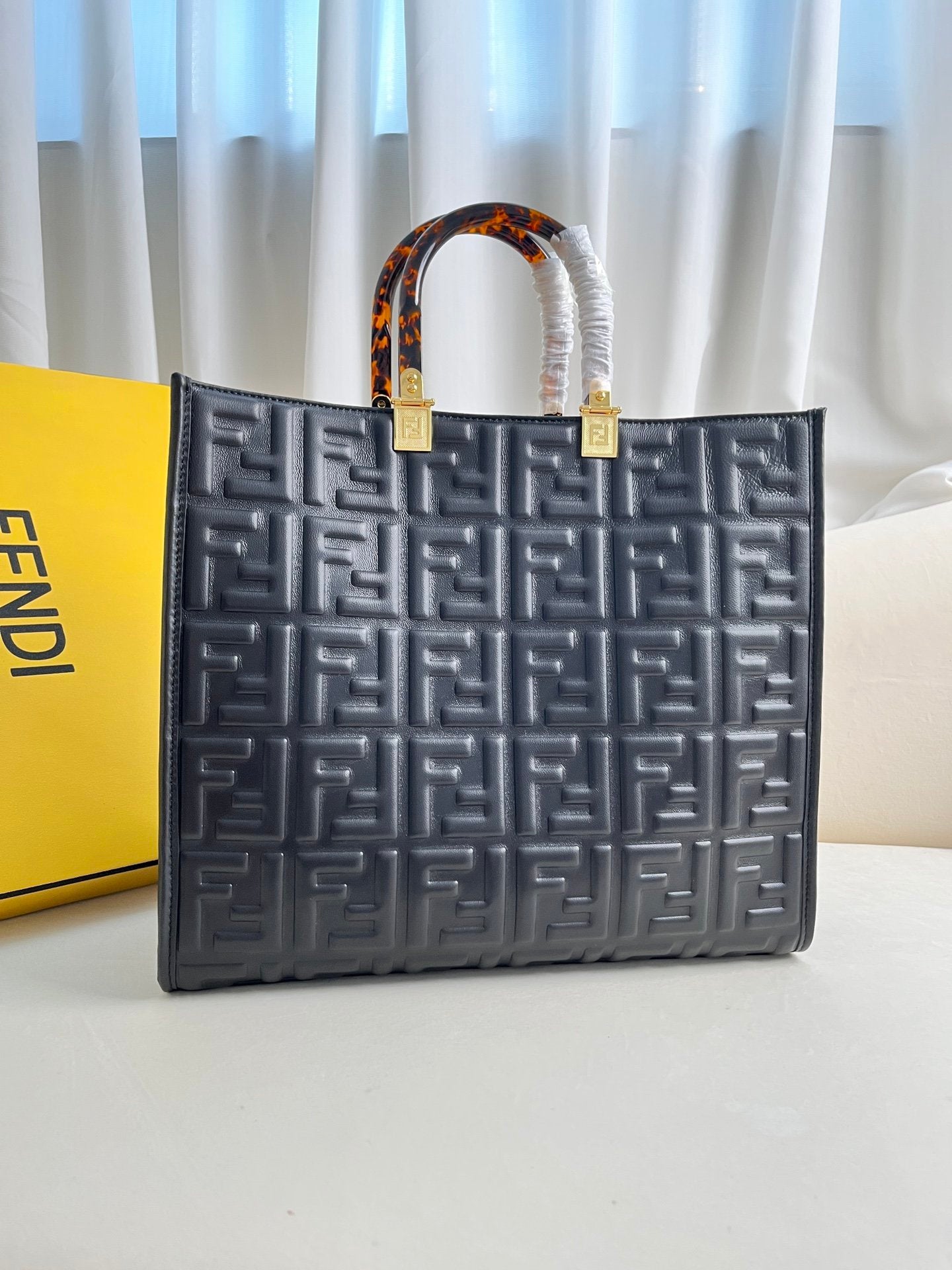 Fendi Medium Sunshine Shopping Tote Leather tote bag more details