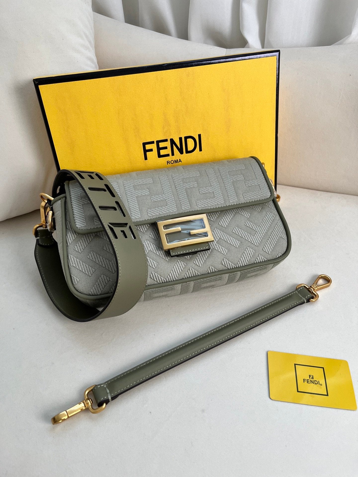 FENDI hot classic Baguette