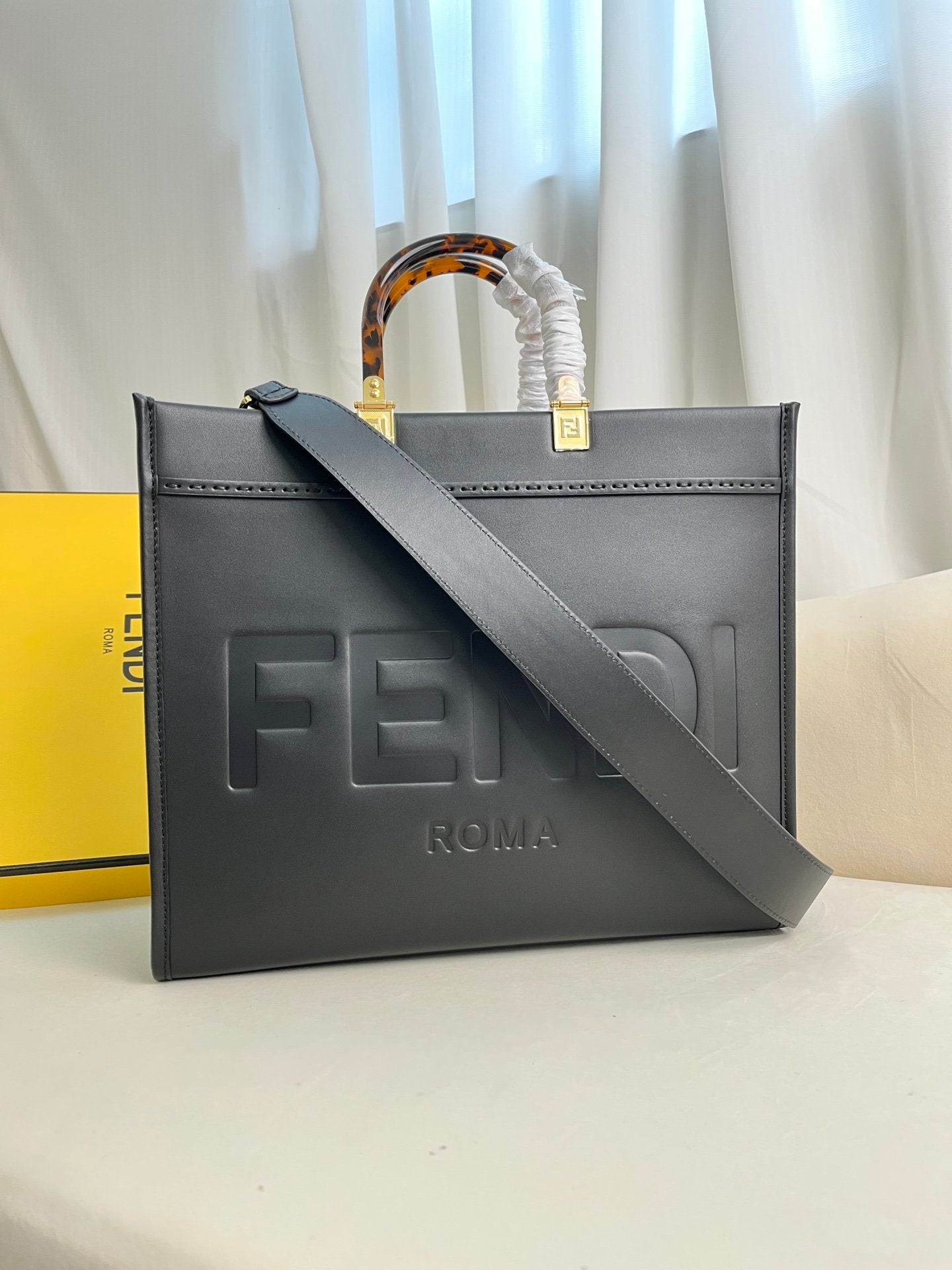 Fendi Medium Sunshine Shopping Tote