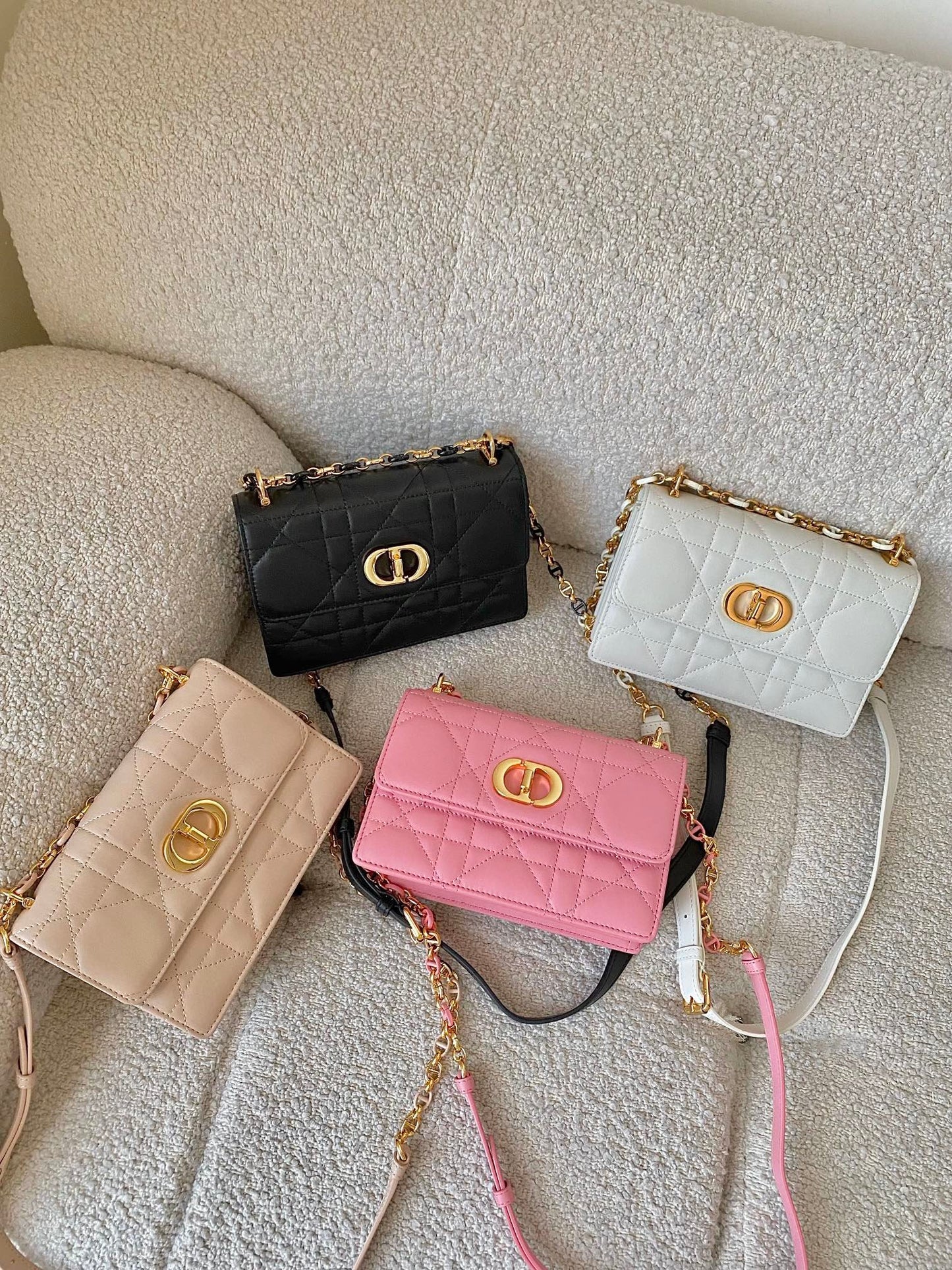 ๐๐๐ข๐ฅ ๐ ๐ถ๐๐ ๐ฐ๐ฎ๐ฟ๐ผ chain handbags