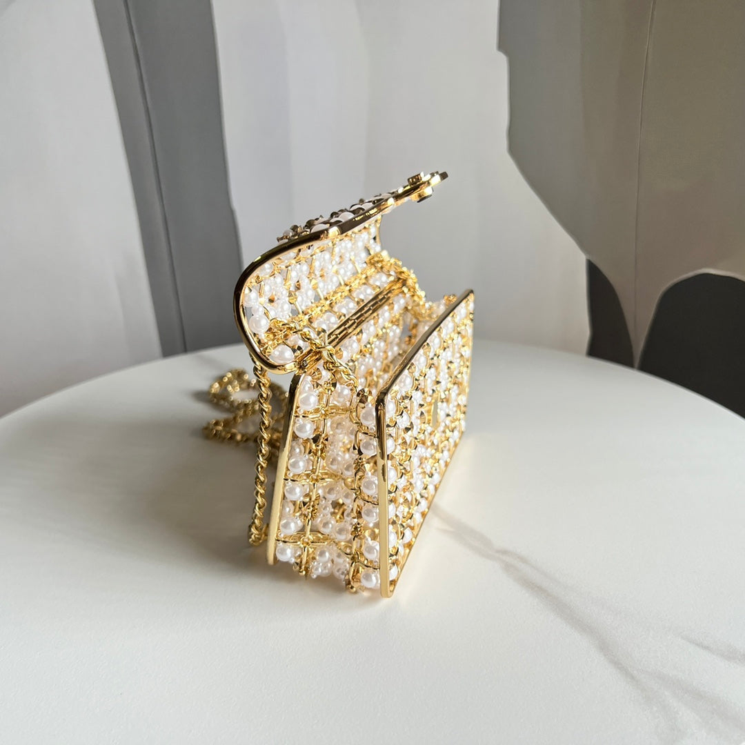 ⭐️⭐️Gold in stock! Heavy industry beading 🦸CFCHANEL collector series? 23ss pearl metal evening bag!