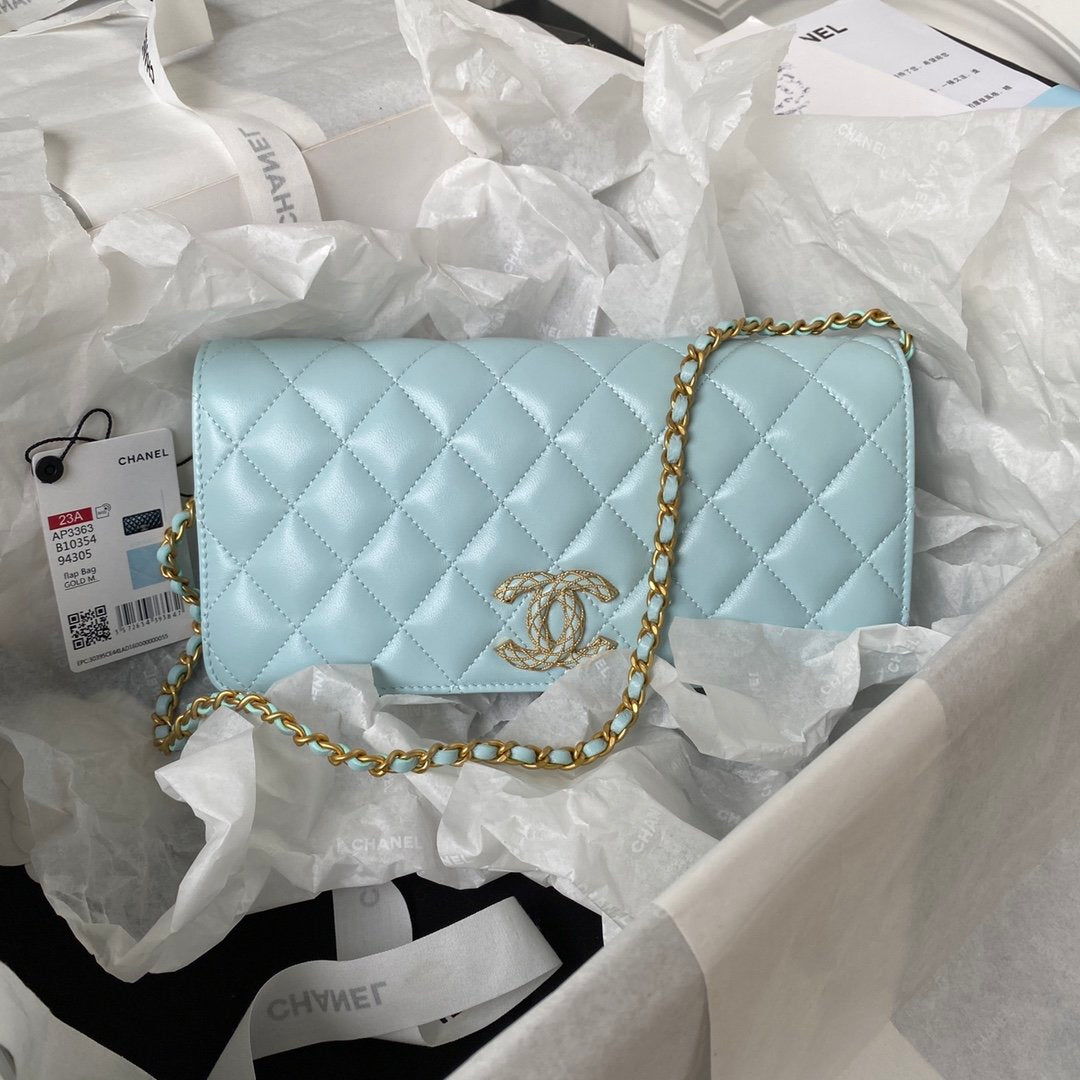 ⚜️Chanel 23A hot style 🖤Underarm baguette bag AP3363