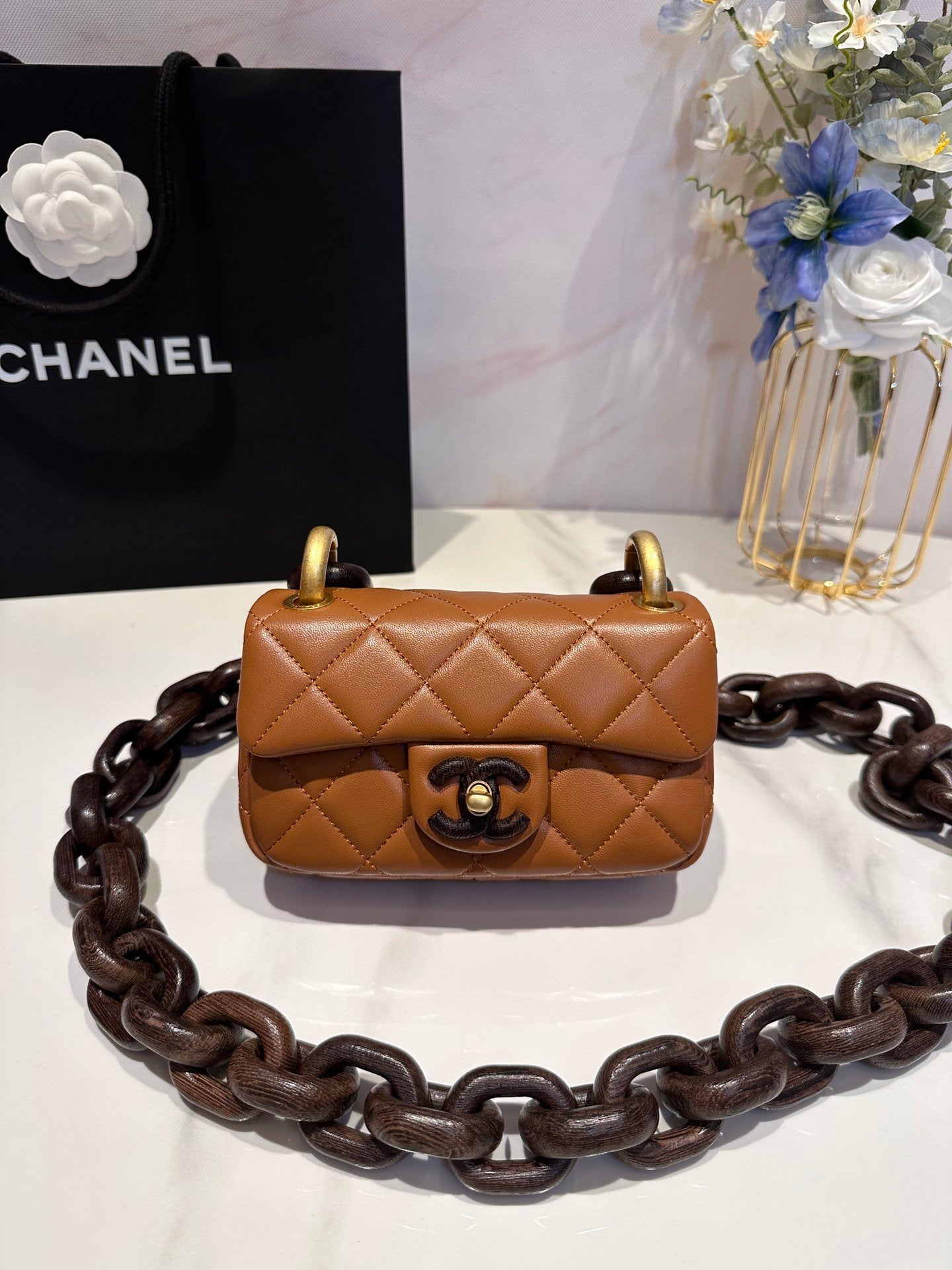 Chanel23A đ¤Handcraft workshop cfminiâď¸Itâs better to plant grass firstâ