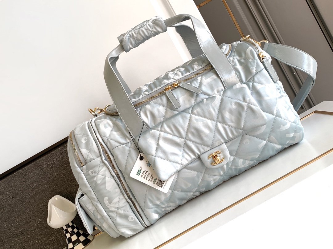 Spot supply 💥💥Chanel coco neige ski ⛷️ series travel bag
