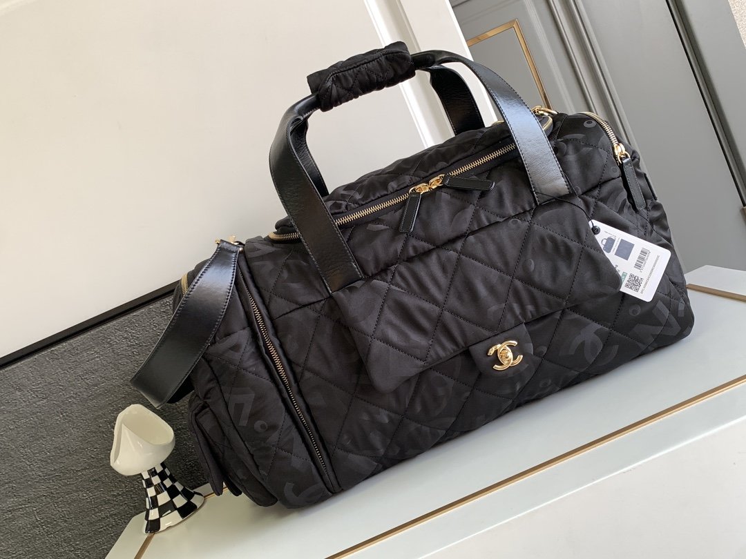 Spot supply 💥💥Chanel coco neige ski ⛷️ series travel bag
