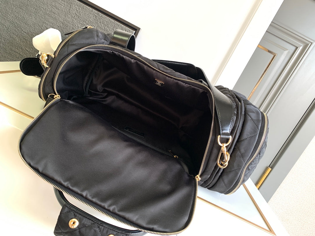 Spot supply 💥💥Chanel coco neige ski ⛷️ series travel bag