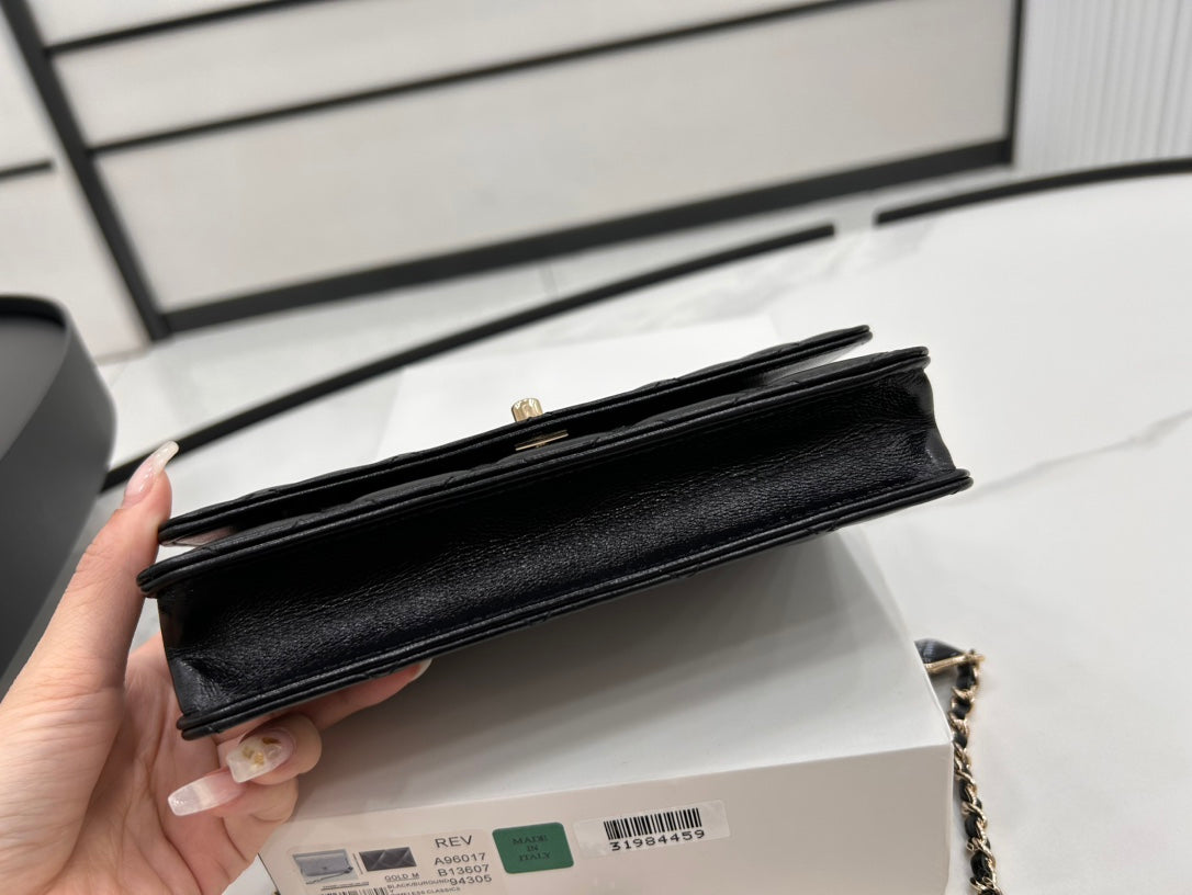 A96017 Chanel 23b