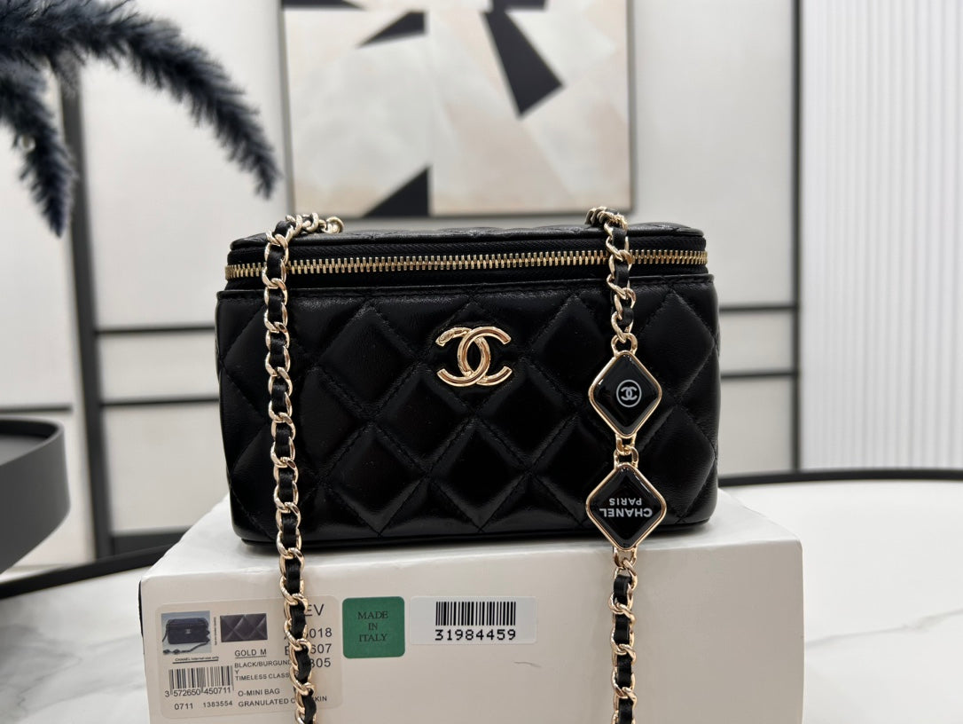 A96018 Chanel 23b
