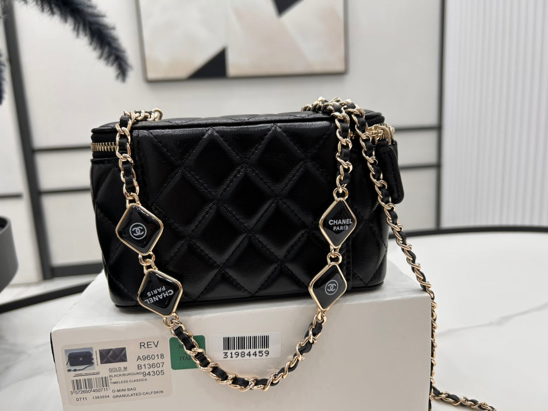 A96018 Chanel 23b