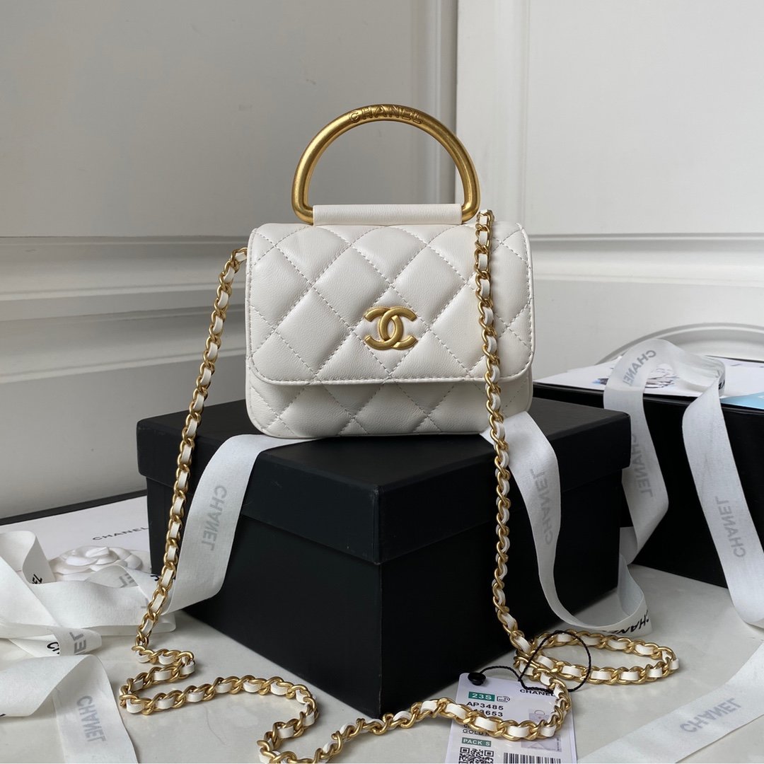 🌐Chane1 2022SS early spring latest catwalk model AS3214 classic rhombic flap bag decorated with rough gold chains to embellish the handbag, stand out and perform eternally ♾️ Elegant, especially praise 👍 Size: 17×21×6cm