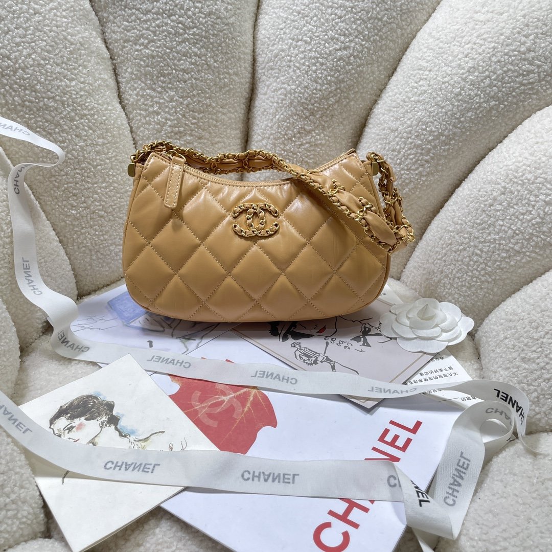 New models in stock! ๐23khobo armpit bag is so cool!