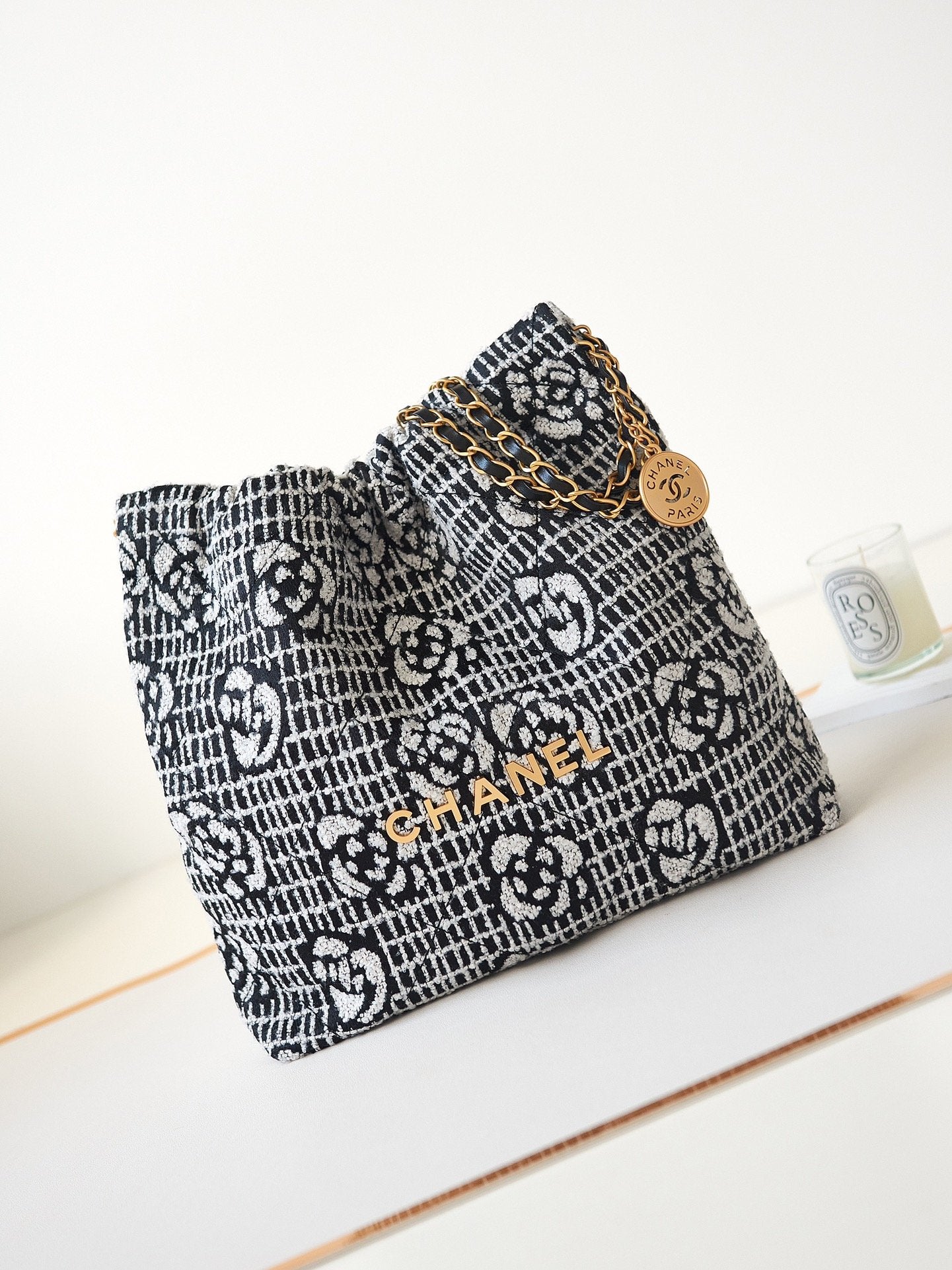 23K Camellia Hot 22 bag shopping bags for spring and summerš