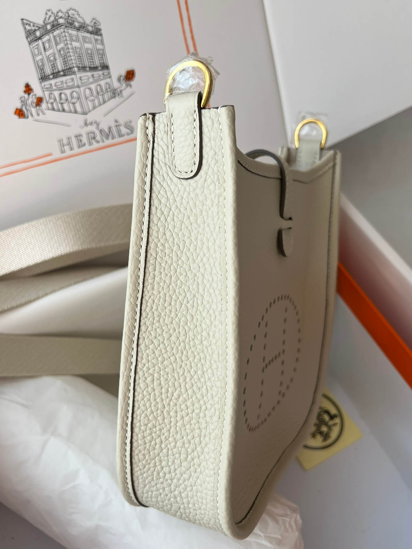 Evelyne17,milkshake white