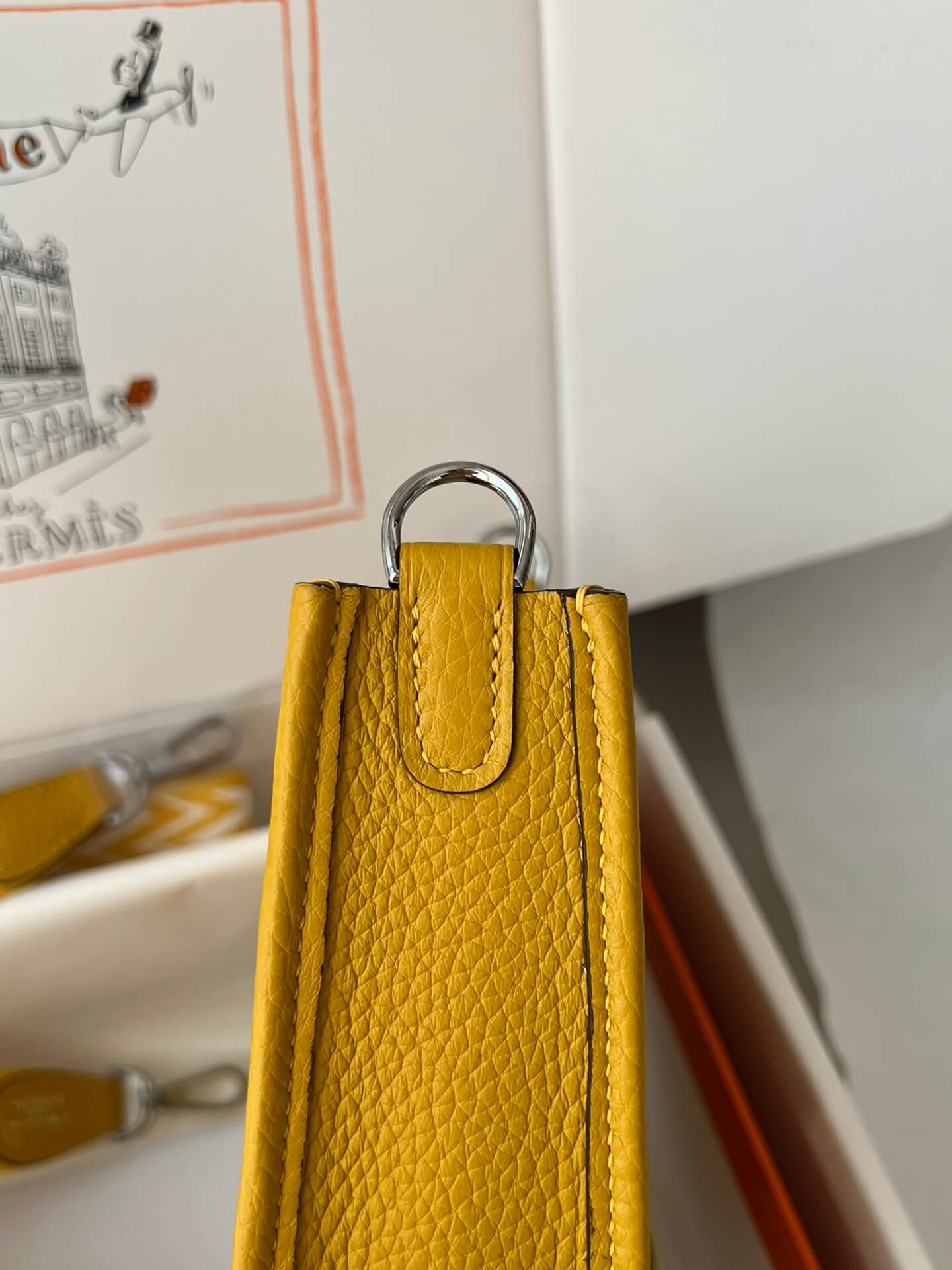 Evelyne17cm, amber yellow