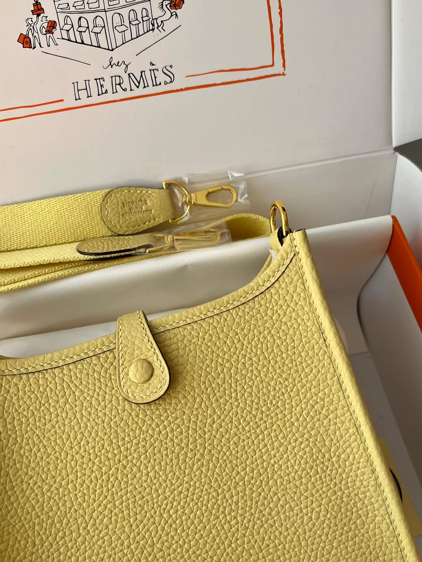 Evelyne17cm, chicken yellow
