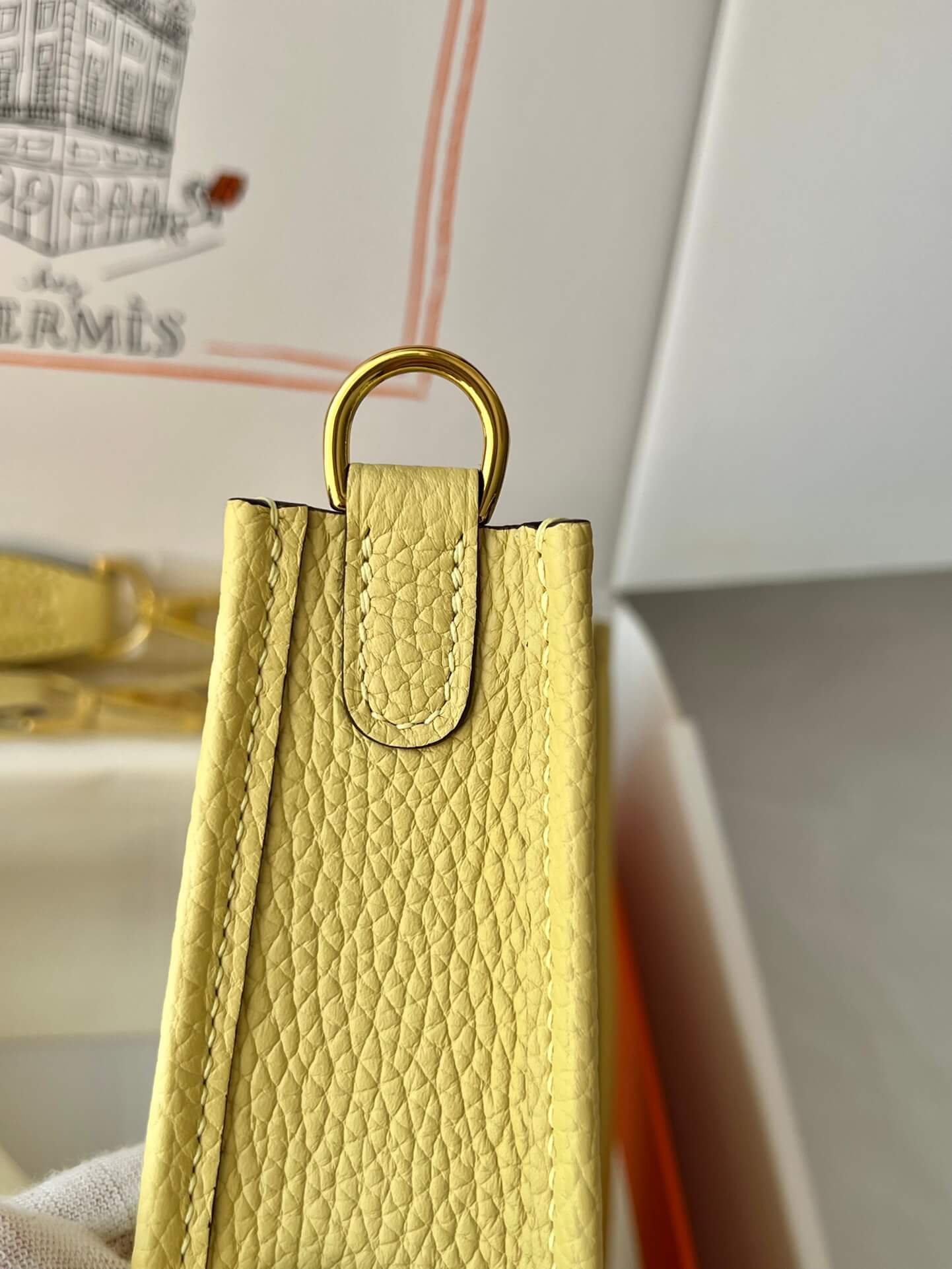 Evelyne17cm, chicken yellow