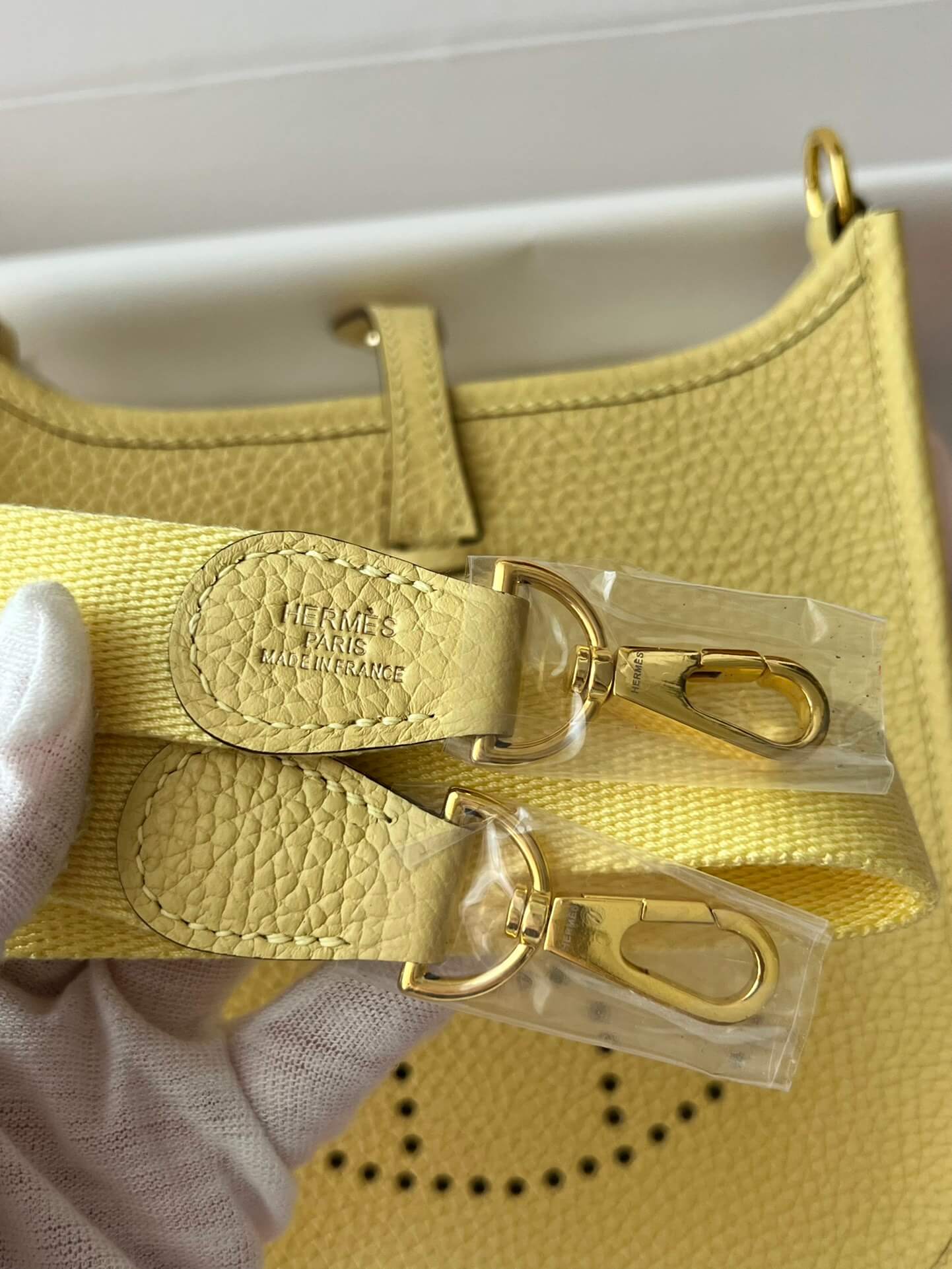 Evelyne17cm, chicken yellow