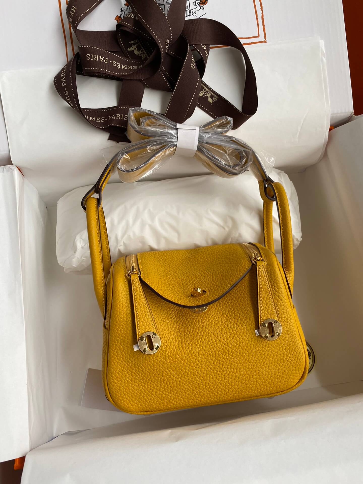 LD19cm, amber yellow