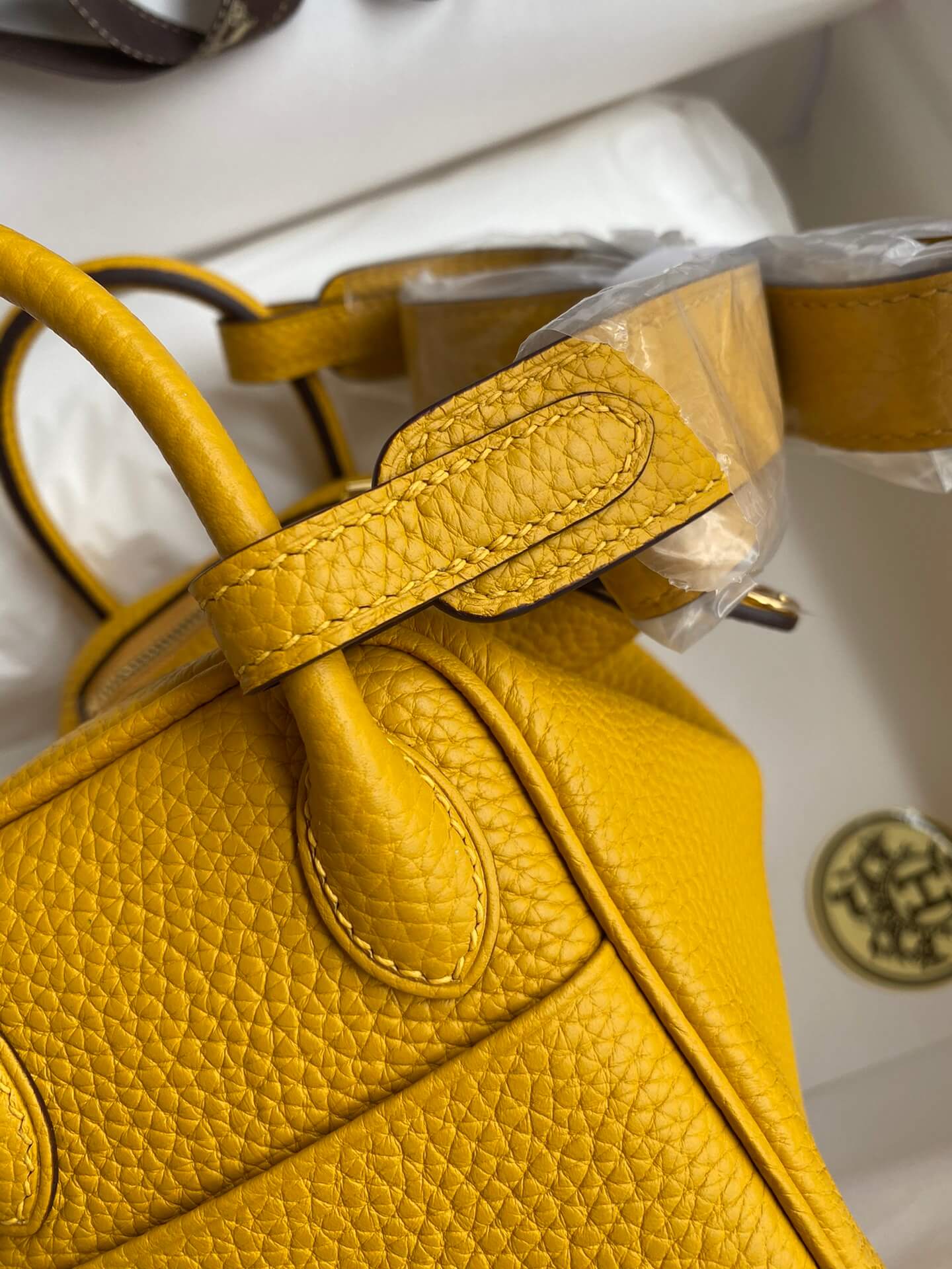 LD19cm, amber yellow