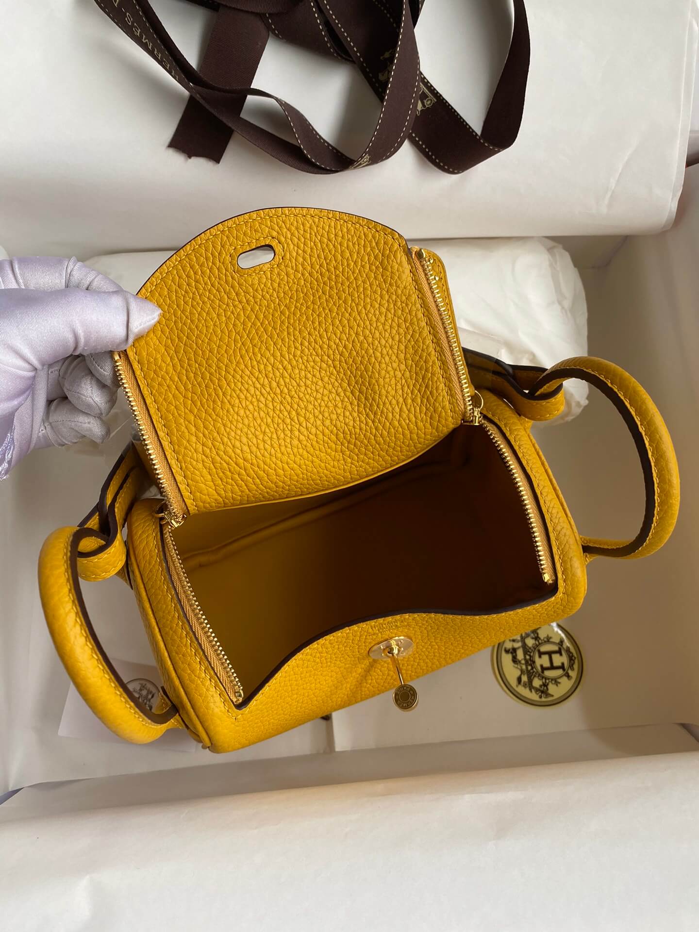 LD19cm, amber yellow