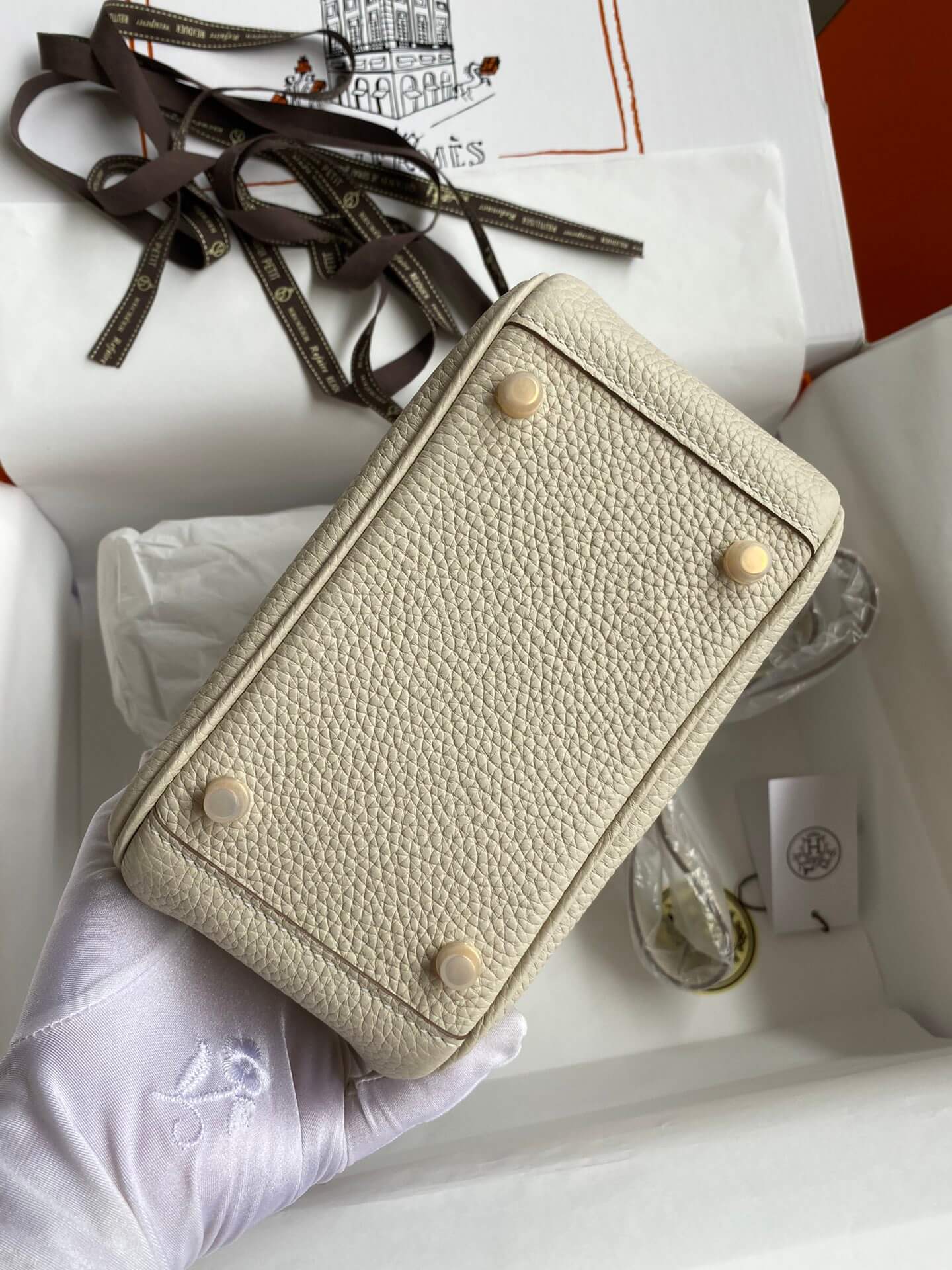 LD19cm, milkshake white