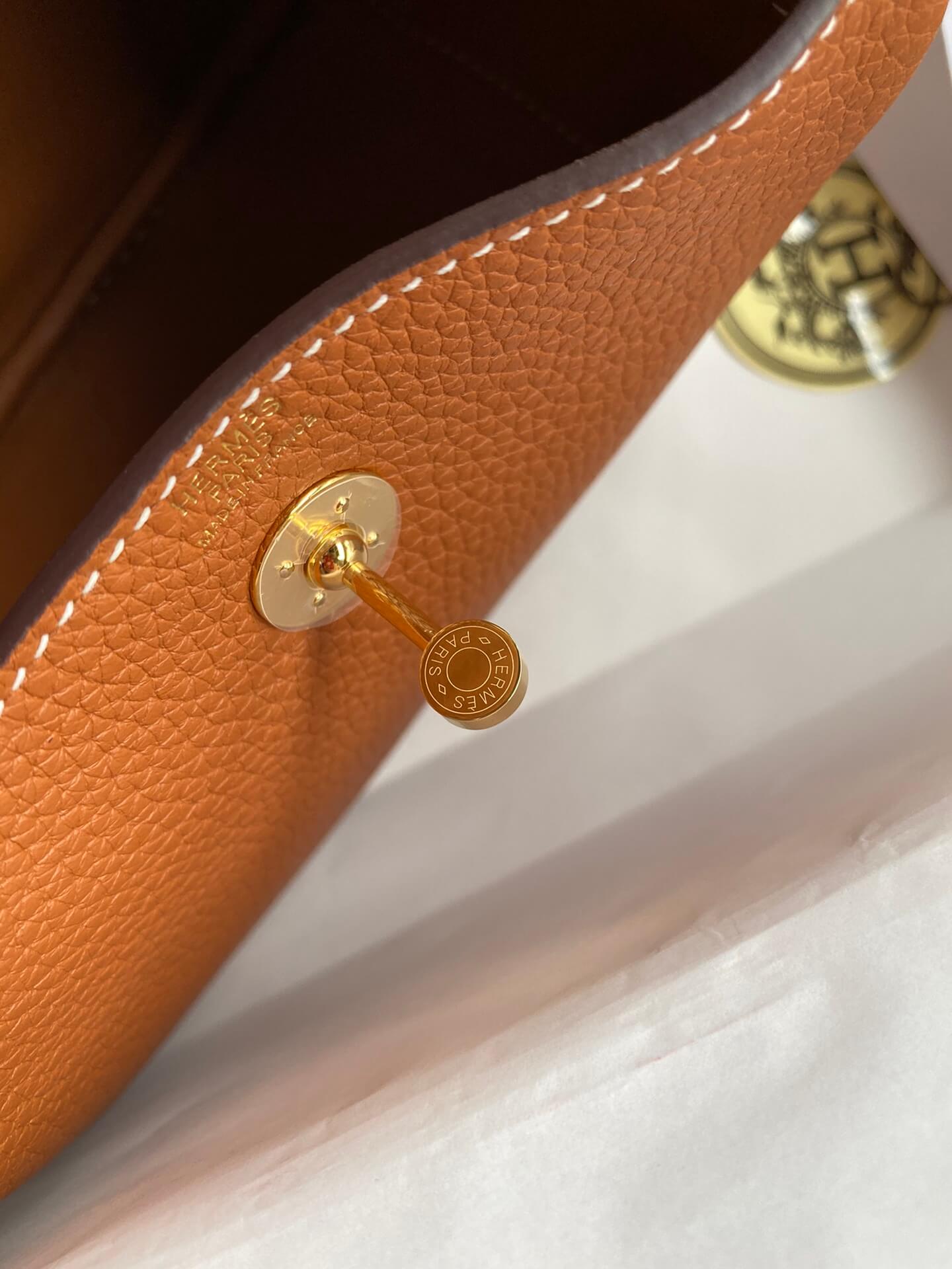 LD19cm, golden brown