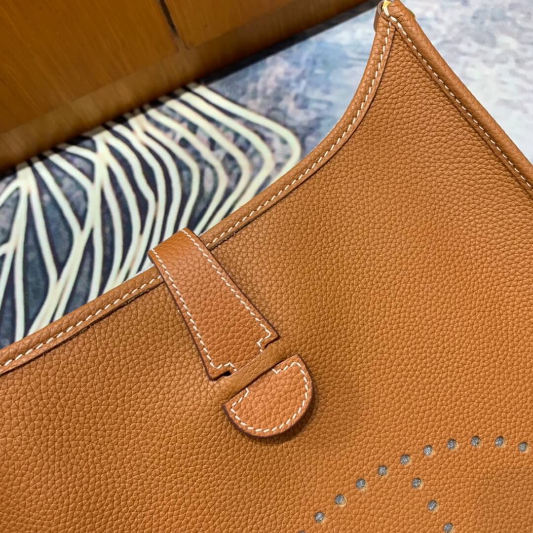 Evelyne29cm: golden brown