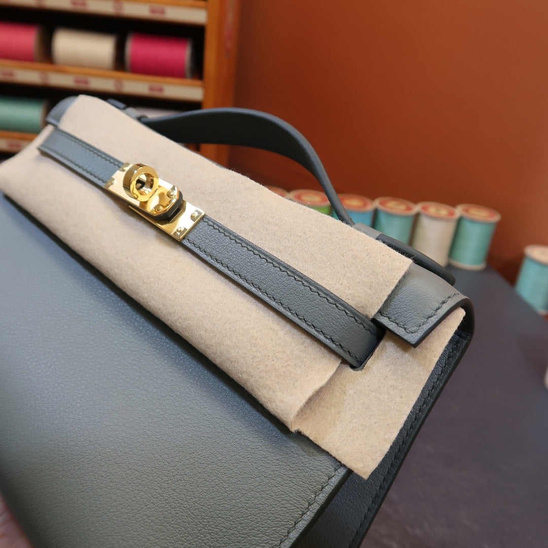 KL, 22cmswift: almond green