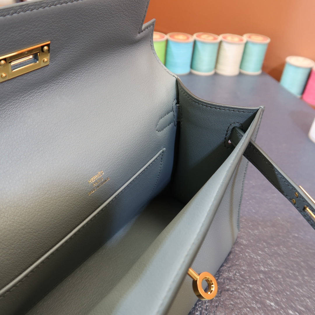 KL, 22cmswift: almond green