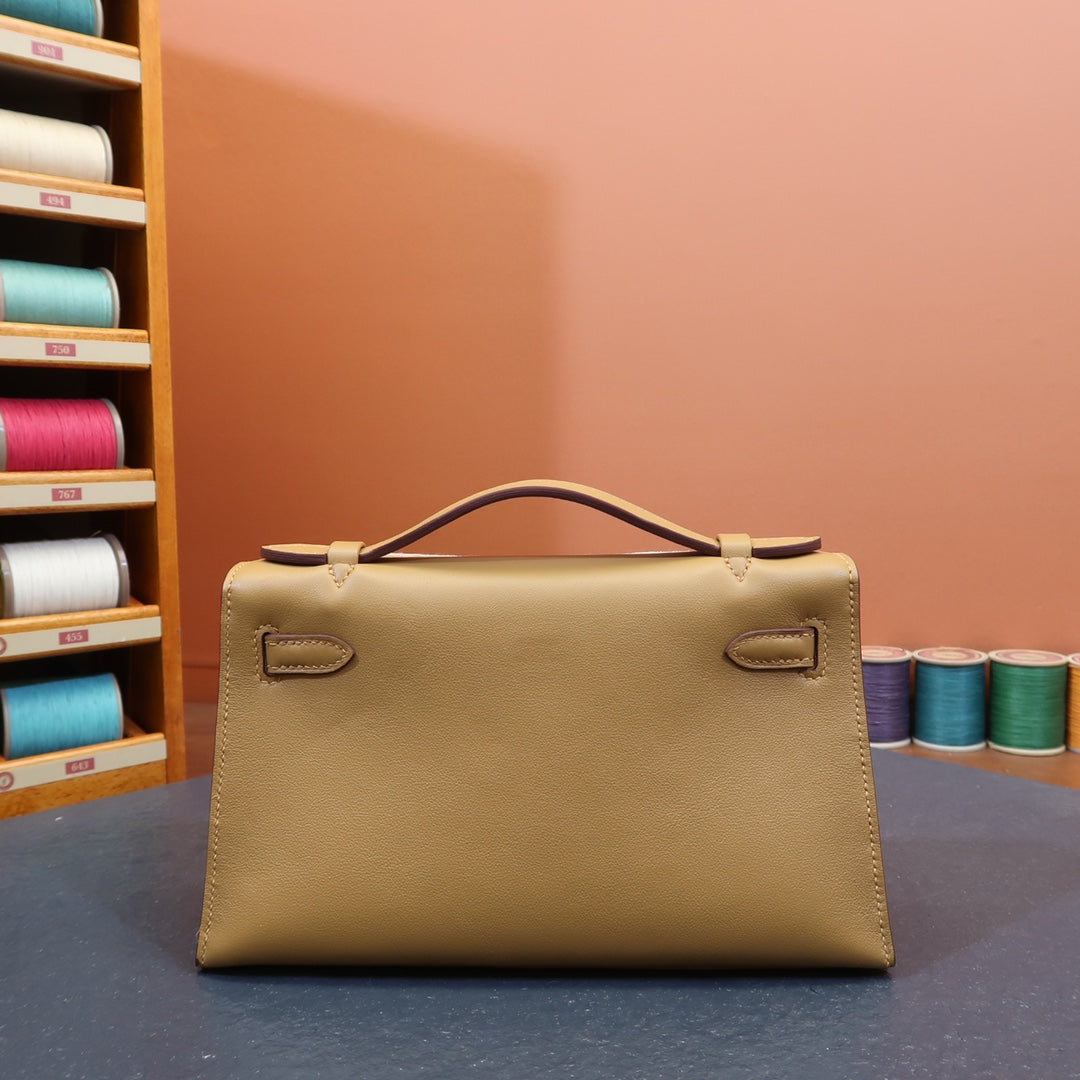 KL,22cmswift: biscuit color 4B gold buckle