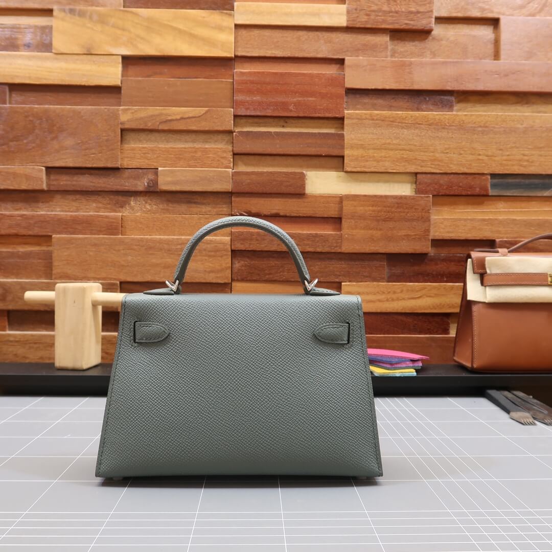 KL19cm: almond green