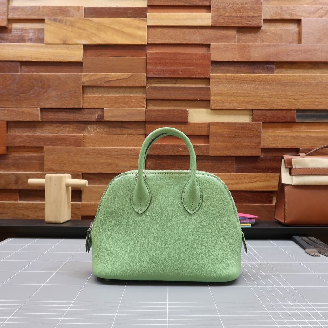 Mini bolide: avocado green