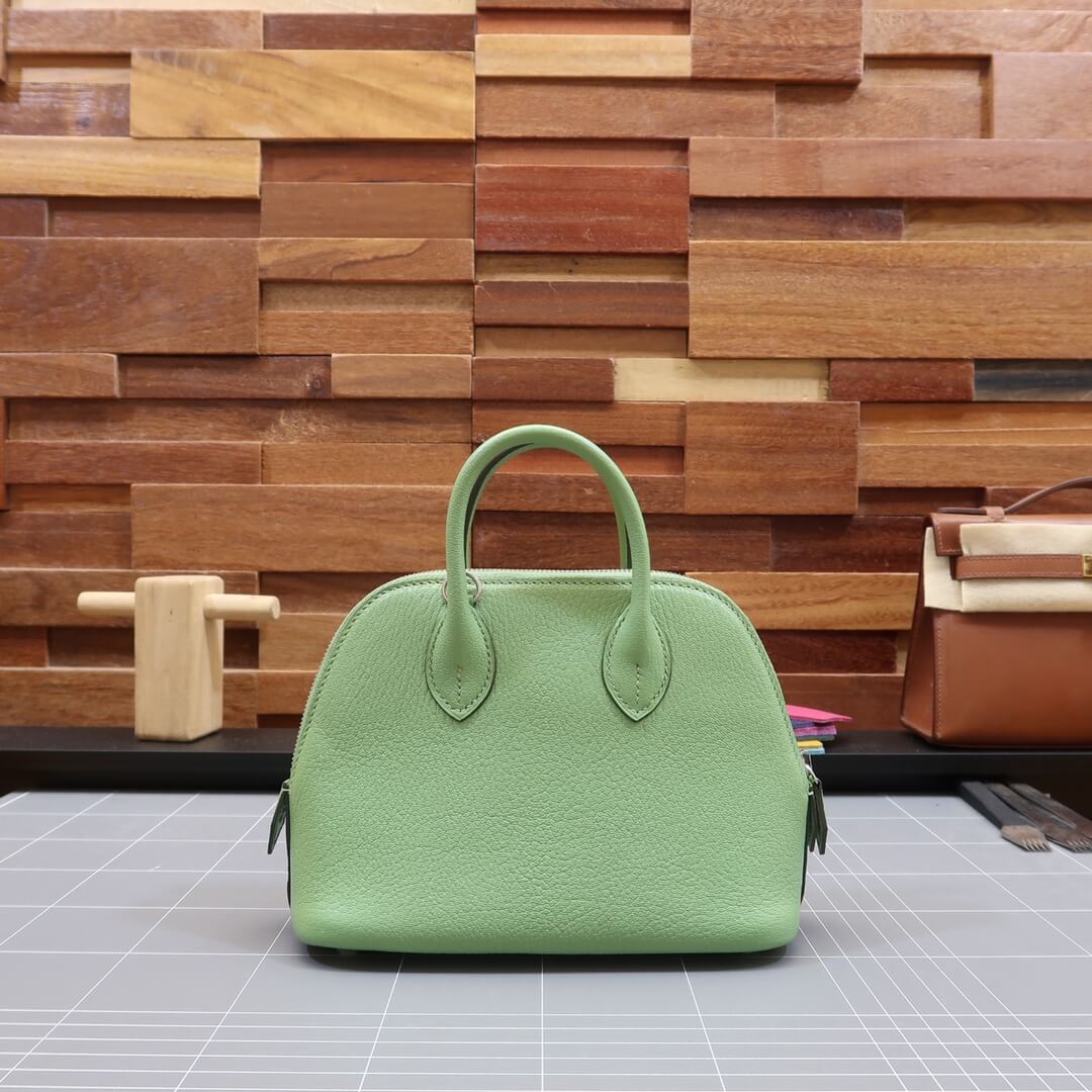 Mini bolide: avocado green