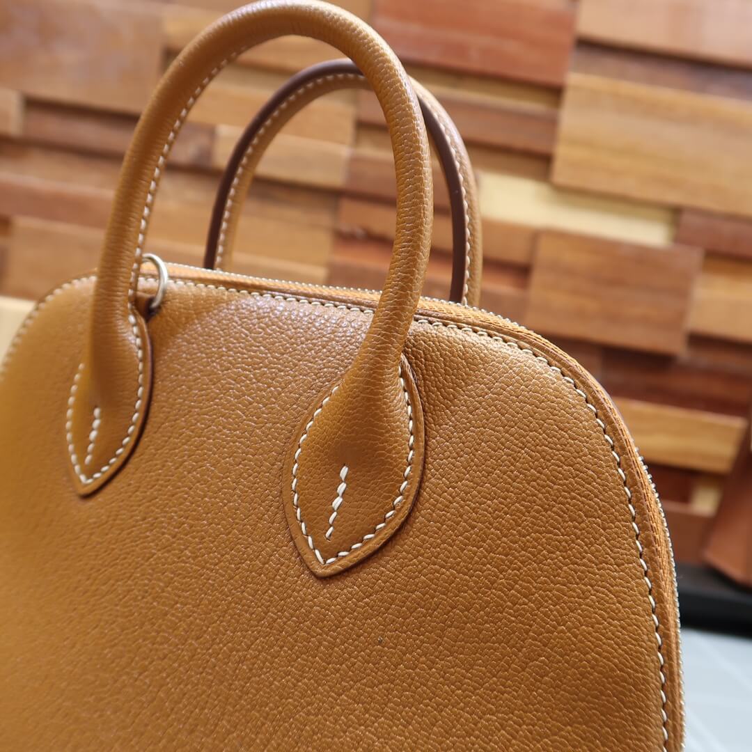 Mini bolide: golden brown
