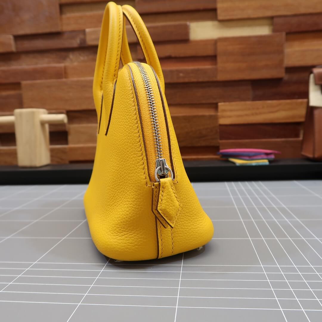Mini bolide: amber yellow
