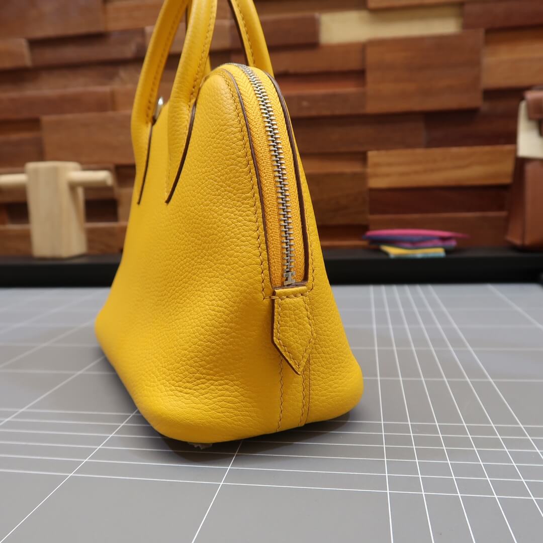 Mini bolide: amber yellow