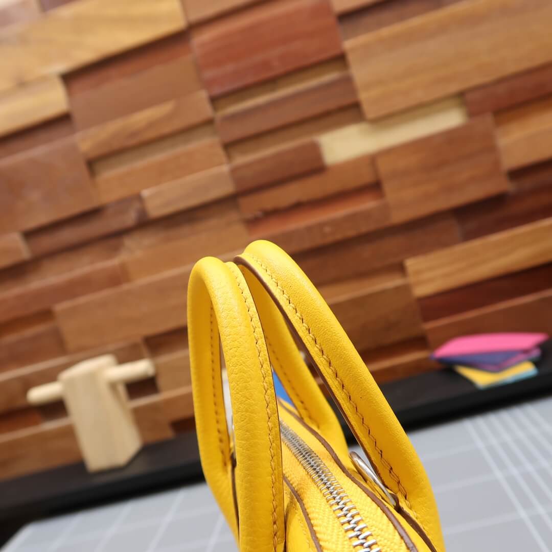 Mini bolide: amber yellow