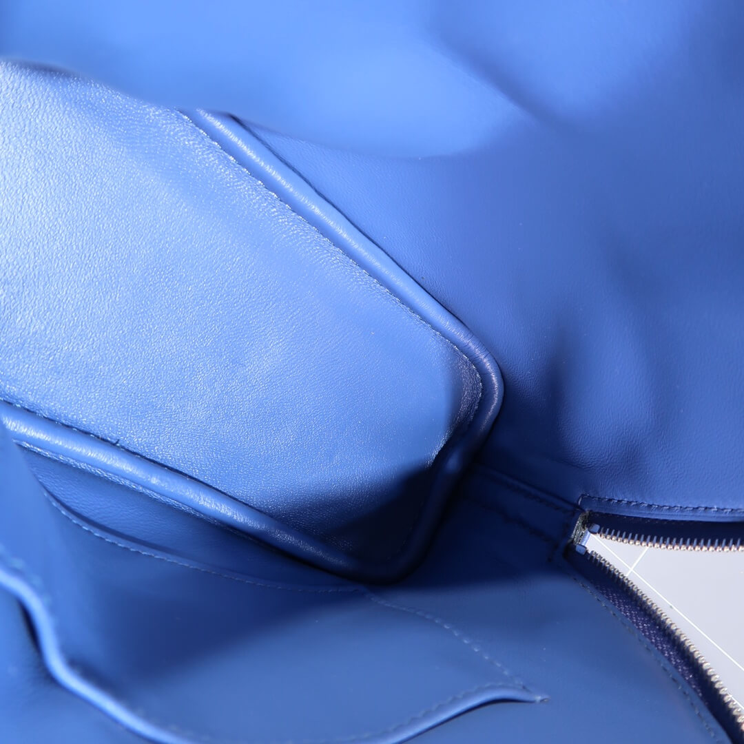 Mini bolide: bright blue