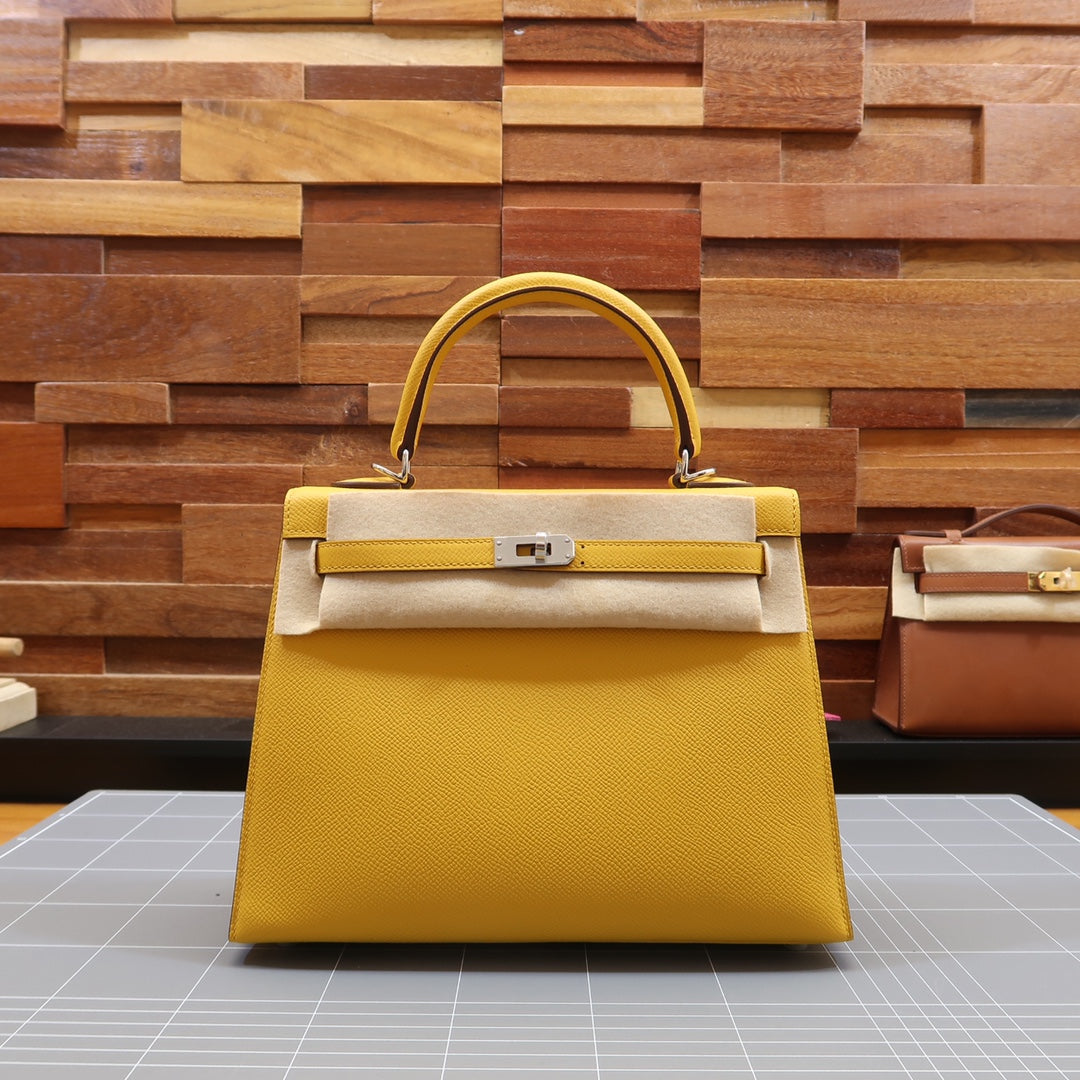 KL25cmepsom: amber yellow