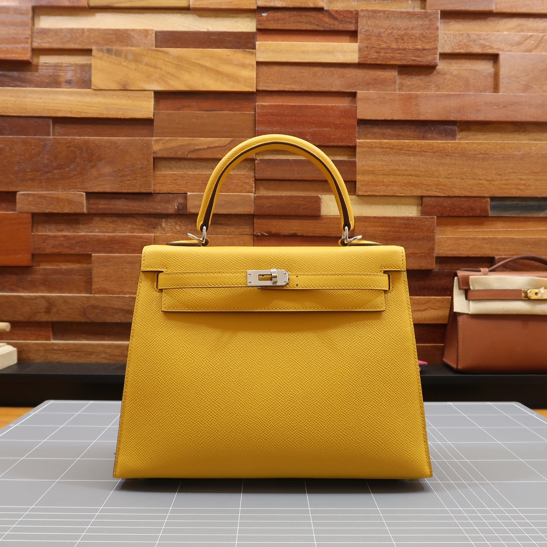 KL25cmepsom: amber yellow