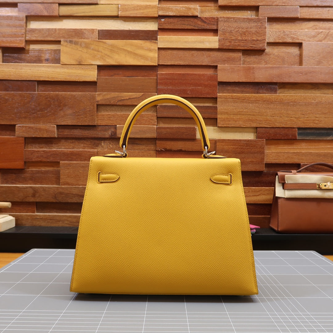 KL25cmepsom: amber yellow