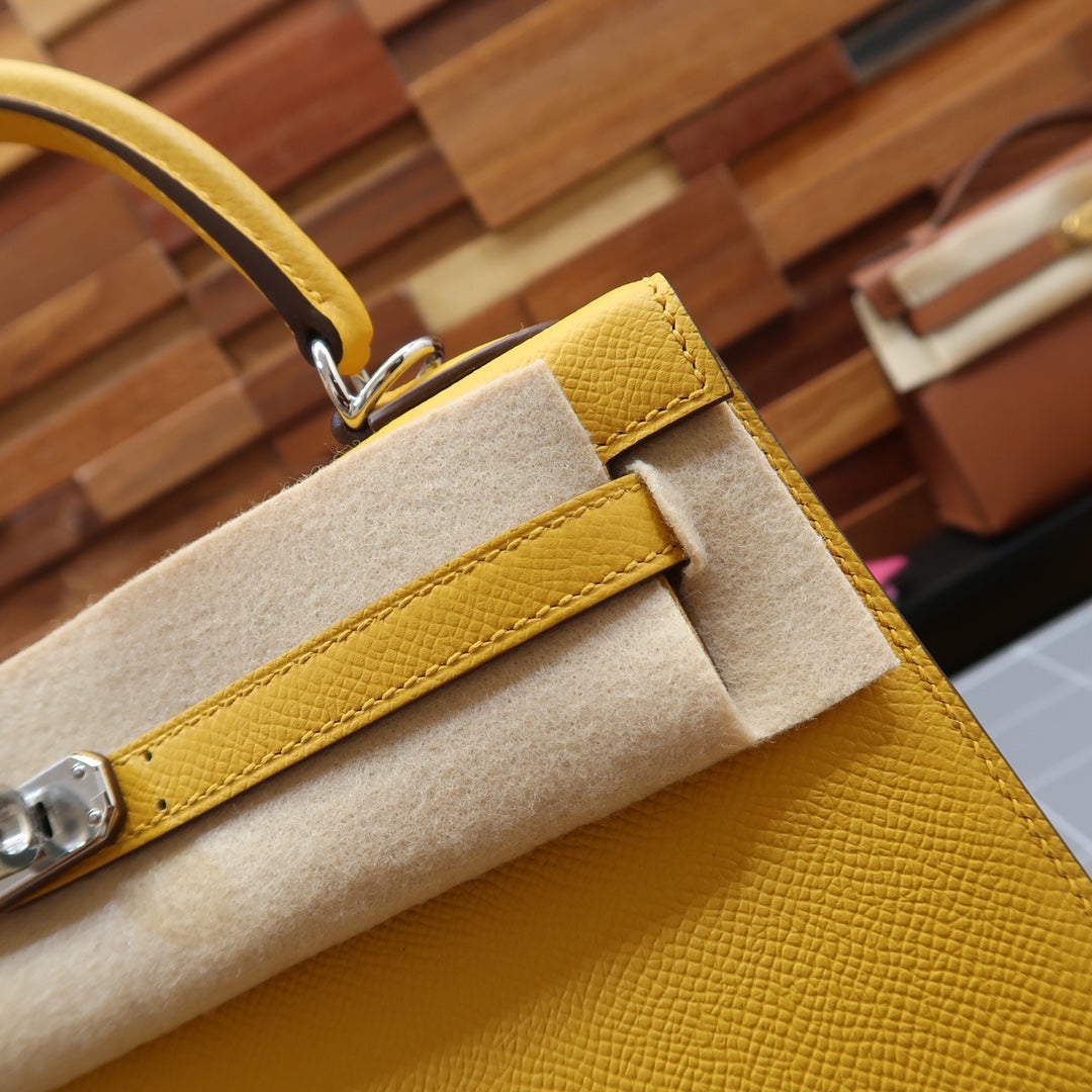 KL25cmepsom: amber yellow