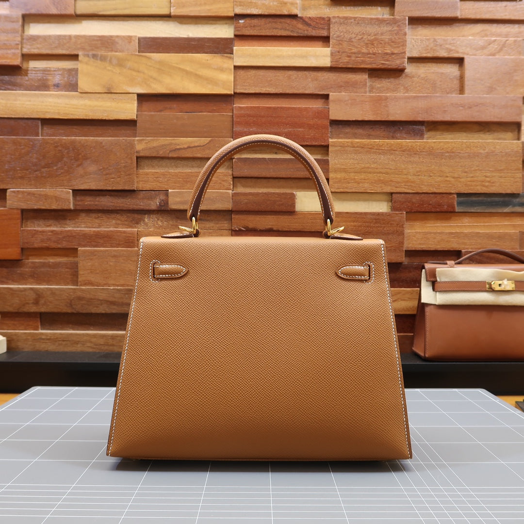 KL25cmepsom: golden brown