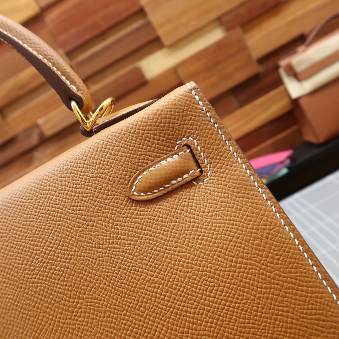 KL25cmepsom: golden brown