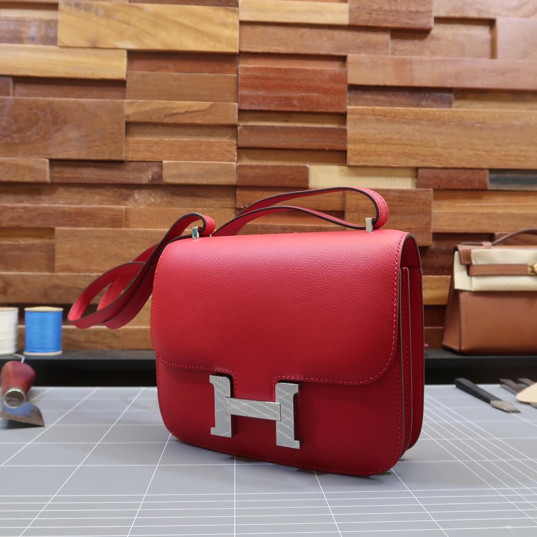 Constance: red
