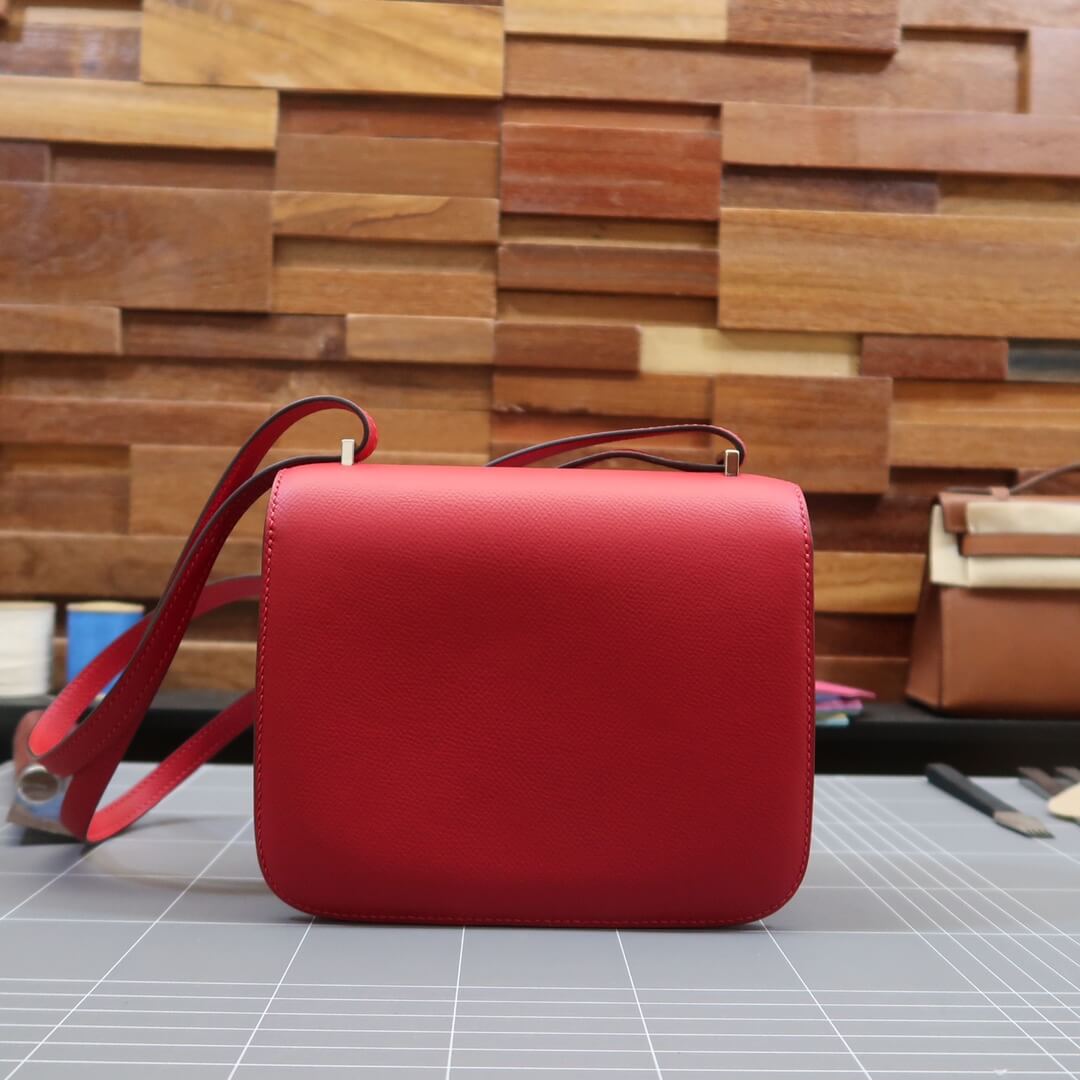 Constance: red