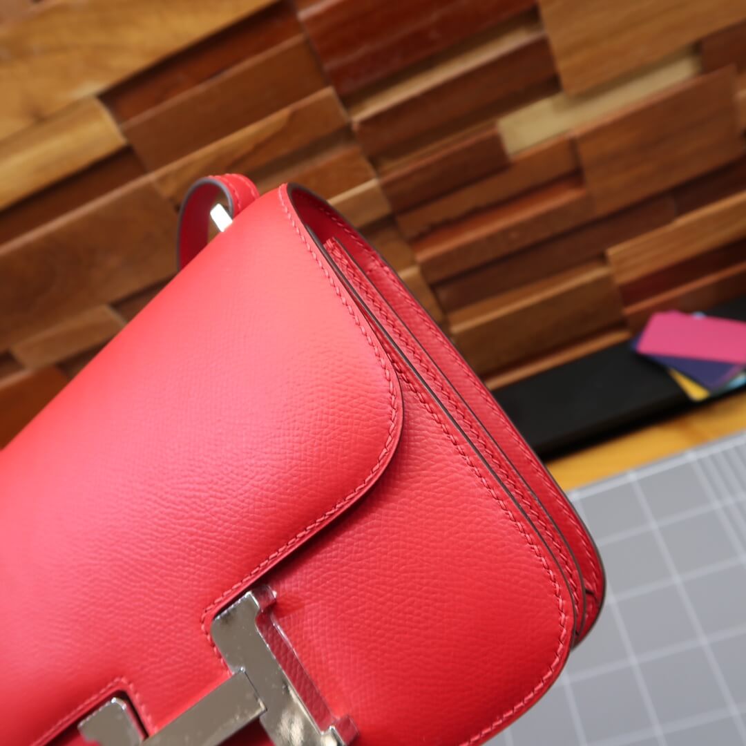 Constance: red